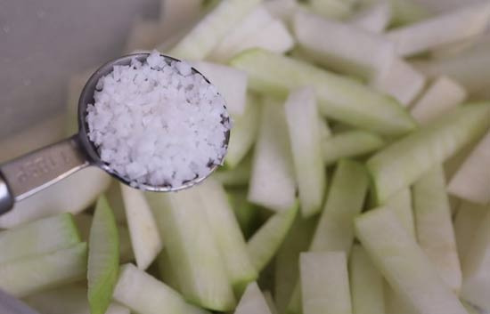 Making is Easy, but Getting the Flavor Right for Dongchimi is Hard: Secret Recipe Revealed - Las Vegas - 2