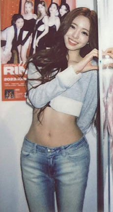 Yuna, the Idol with the Best Body in K-Pop (ITZY Member) - Queens Village - 2