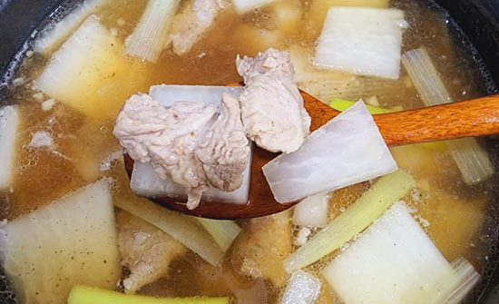 Essential Home Cooking Soup: How to Properly Make Pork Radish Soup - Honolulu - 1