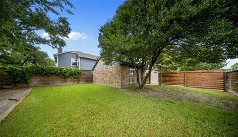 Mowing the Lawn Has Become a Challenge: Downsizing Dilemmas for Retired Couples in Dallas - Dallas - 1