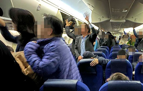 I Landed, But Why Can't I Get Off? The Struggles of Sitting in the Back of the Plane - Los Angeles - 1