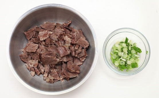 Making Delicious Seolleongtang at Home - San Diego - 3