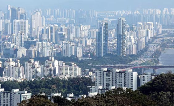 Interest Rates, Exchange Rates, and Supply Issues: The Unstable State of Korean Real Estate - Downey - 1