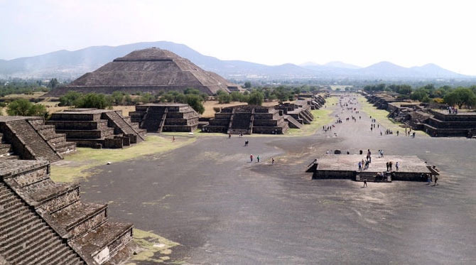 멕시코 테오티우아칸에서 총기 난사 사건이 발생했다고 합니다  - Albuquerque - 1