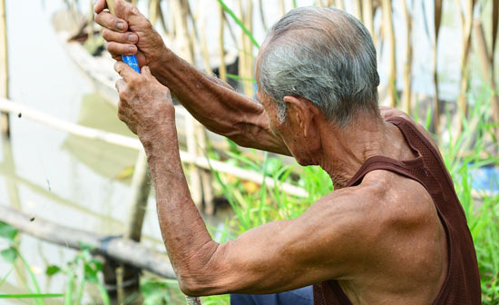 약은 증상을 고치지만 근육은 그 증상이 오지 못하게 막는다 - Los Angeles - 1