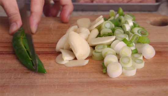 스팸 하나로 끝내는 집밥, 하와이식 스팸동 제대로 만드는 법 - Kahului - 3