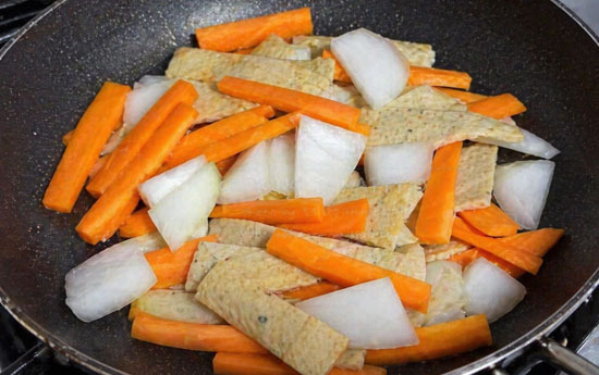 도시락 추억 그대로, 간단하게 만드는 어묵볶음 레시피 - San Diego - 2