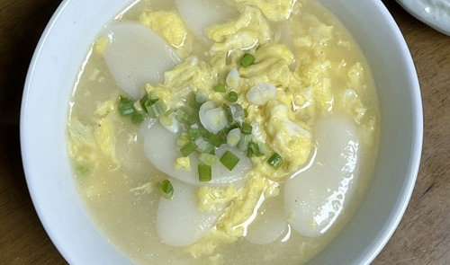 One Pack of Bone Broth is Enough: A Quick Tteokguk Recipe for Busy Days - Philadelphia - 1