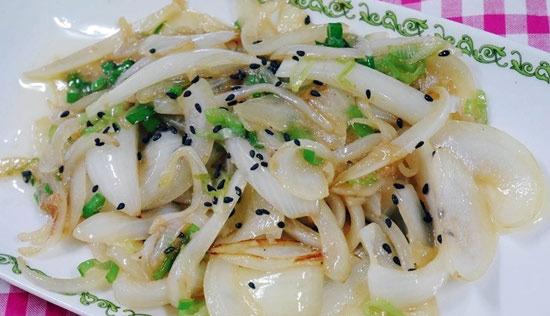 반찬 없고 귀찮을 때, 양파볶음 하나로 밥 해결 - Irvine - 1