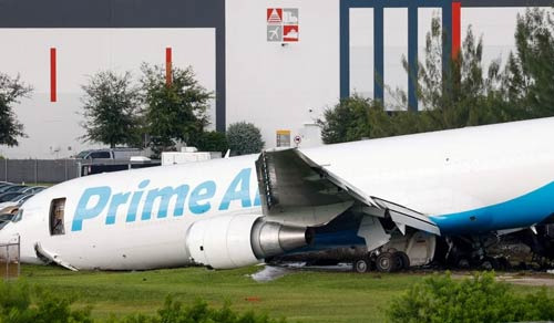 Miami Airport Amazon Cargo Plane Accident, At Least 5 Dead After Skidding Off Runway - Miami - 1