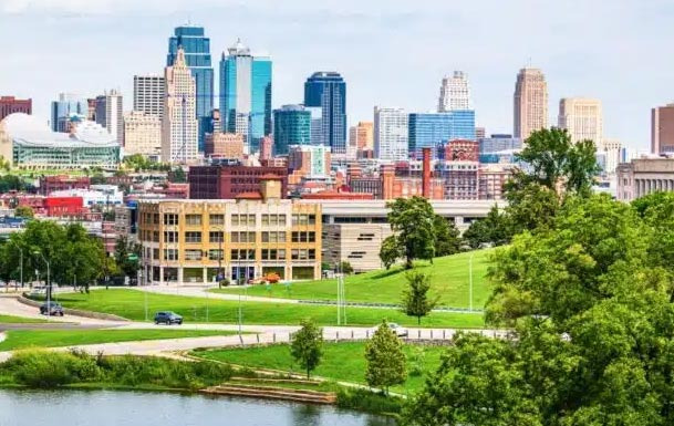 Kansas City Summer Electricity Bills and Winter Heating Costs: Real Living Expenses - Kansas City - 1