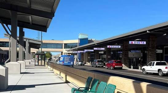 Guide to Reno-Tahoe International Airport and Amtrak Station - Reno - 1