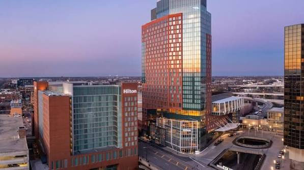 Hilton Columbus Downtown: A Large Hotel in Columbus - Columbus - 1