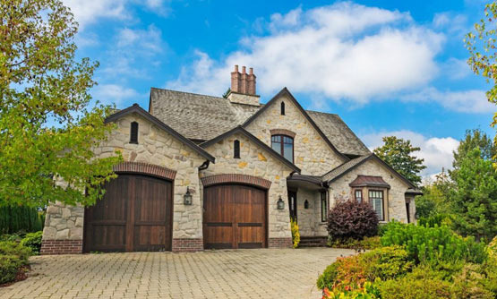 Where is the Affluent Neighborhood in Springfield? A Summary by Housing Prices - Springfield - 1