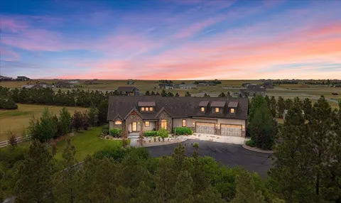 Where is the Affluent Neighborhood in Cheyenne? A Summary of Housing Prices by Area - Cheyenne - 1