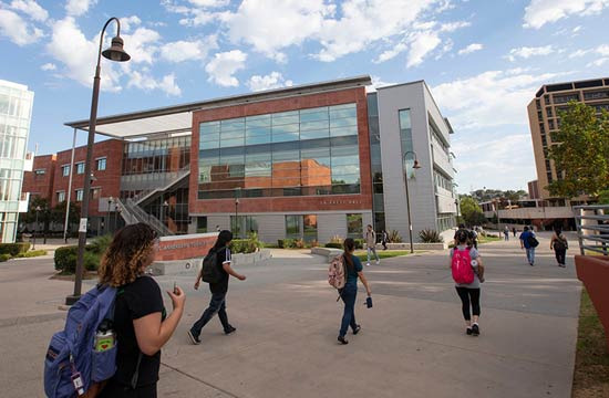 학비 부담 줄이고 취업까지 챙기는 대학, Cal State LA - Los Angeles - 2