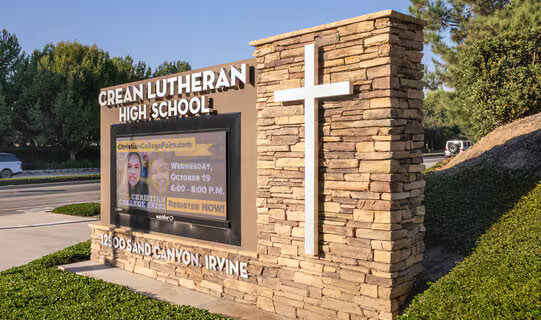 어바인 기독교 사립고, Crean Lutheran High School - Irvine - 1