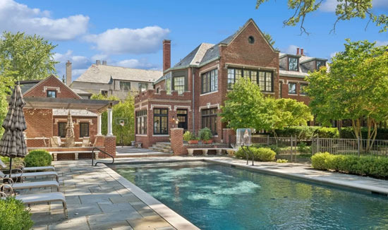 Chicago's Wealthy Neighborhoods: Which Ones Are the Best? - Chicago - 2