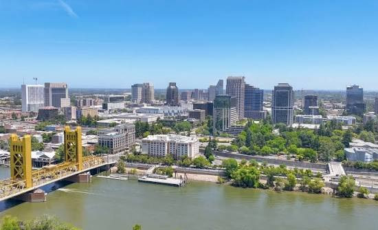 Sacramento Rent $1,900, Median Home Price $550,000 - Sacramento - 1