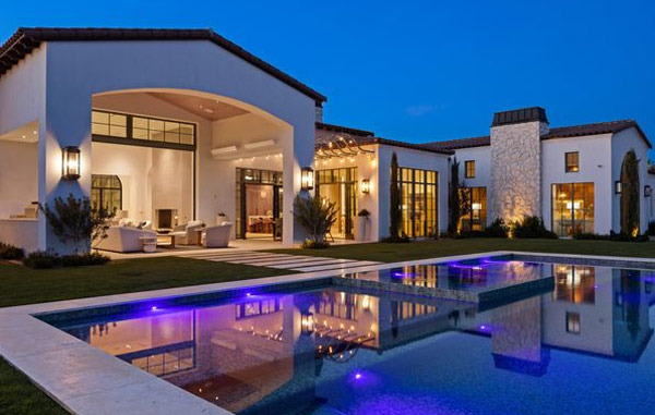 Which Area is the Phoenix Luxury Neighborhood and How Expensive is it? - Phoenix - 3
