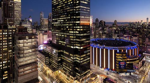 Did You Know There Are Hotels in Flushing? Here Are the Two Largest - Flushing - 1