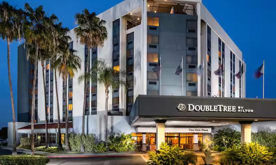 내가 손님 데려가는 DoubleTree by Hilton Torrance - Torrance - 1