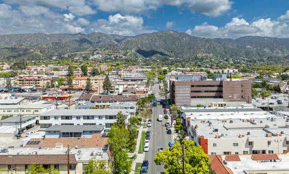 Burbank Neighborhoods: What You Need to Know Before Buying a Home - Burbank - 1