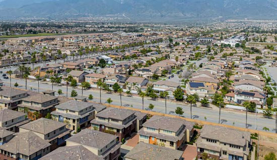 랜초 쿠카몽가 교통·트래픽 I-15·Metrolink·통근 전략 - Rancho Cucamonga - 1