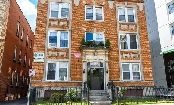 Should You Buy a House in Hartford, or Rent First? - Hartford - 1