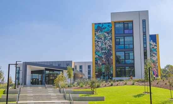 캘스테이트 도밍게스 힐스(CSUDH)  다우니 소재 주립대 - Downey - 1